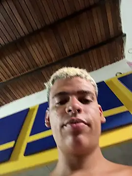 Snapshot of Leo_bunny_hot chatting on January 15, 2026, 6:00 pm Leo bunny hot online show from January 15, 2026, 6:00 pm