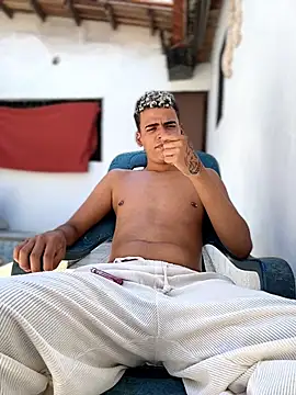 Snapshot of Leo_bunny_hot chatting on February 22, 2026, 5:14 pm Leo bunny hot online show from February 22, 2026, 5:14 pm