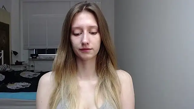 Snapshot of LUNA_delight chatting on October 28, 2025, 6:34 am LUNA delight online show from October 28, 2025, 6:34 am