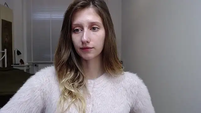 Snapshot of LUNA_delight chatting on October 15, 2025, 5:39 am LUNA delight online show from October 15, 2025, 5:39 am