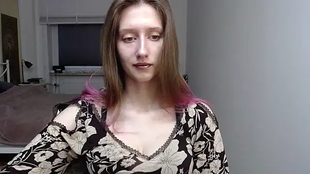 Snapshot of LUNA_delight chatting on November 28, 2025, 6:35 am LUNA delight online show from November 28, 2025, 6:35 am