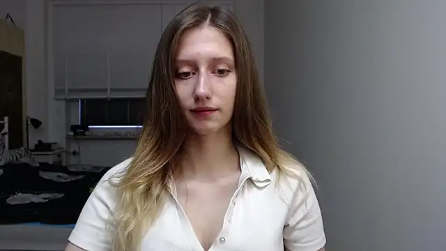 Snapshot of LUNA_delight chatting on October 29, 2025, 6:34 am LUNA delight online show from October 29, 2025, 6:34 am