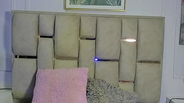 natalyclauss  online show from March 21, 2025, 4:17 am