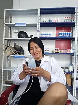 Snapshot of Megan_jennerr chatting on November 28, 2025, 2:28 pm Megan jennerr online show from November 28, 2025, 2:28 pm