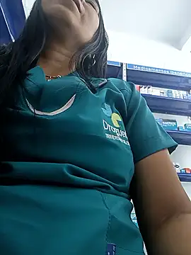 Snapshot of Megan_jennerr chatting on January 15, 2026, 3:37 pm Megan jennerr online show from January 15, 2026, 3:37 pm