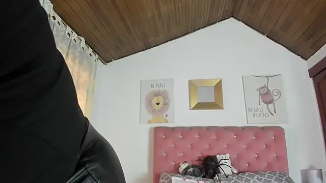 CelessteRedds online show from October 17, 2025, 11:34 am