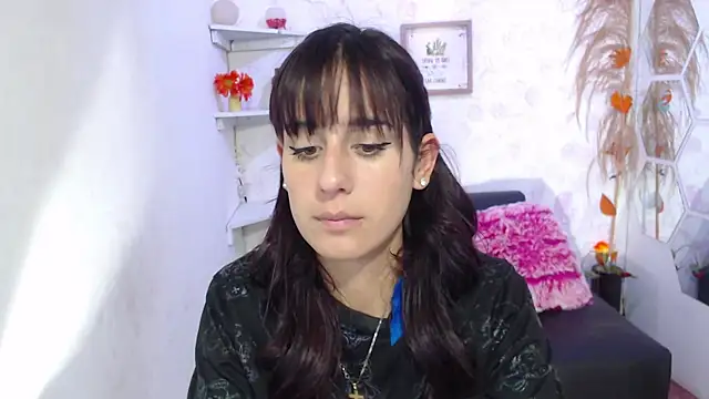 Melothompson online show from February 6, 2025, 2:15 pm