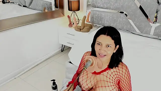Slut Milf  online show from May 28, 2026, 7:31 pm