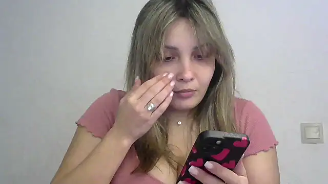 Snapshot of Iskor_ka chatting on January 18, 2025, 6:43 pm Iskor ka online show from January 18, 2025, 6:43 pm