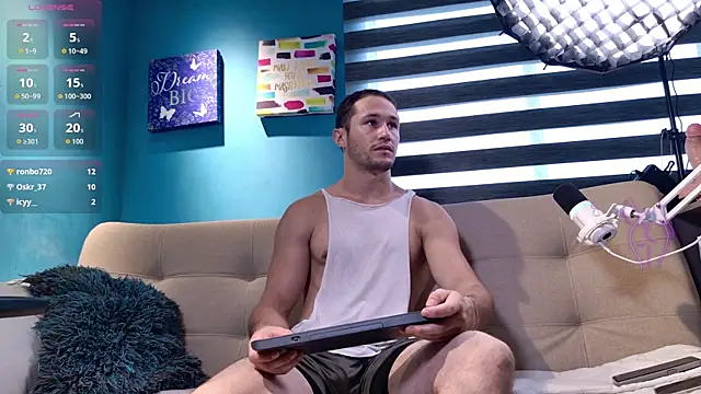 AxelFairchaild online show from September 13, 2025, 1:11 pm