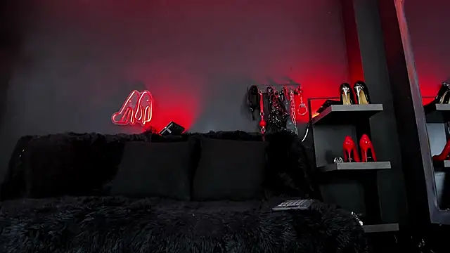 DelaneyStone online show from November 8, 2025, 9:07 pm