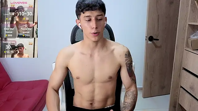 Cristopher23  online show from October 23, 2025, 10:19 pm