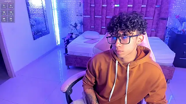 AkazaBoy  online show from February 26, 2025, 4:41 am