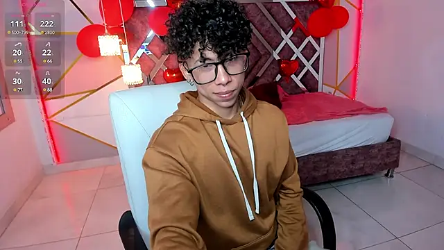 AkazaBoy  online show from February 12, 2025, 4:12 am
