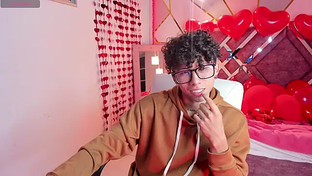 AkazaBoy  online show from February 16, 2025, 4:20 am
