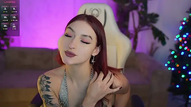 Snapshot of Magnetic_Mia_ chatting on December 17, 2025, 3:22 am Magnetic Mia online show from December 17, 2025, 3:22 am