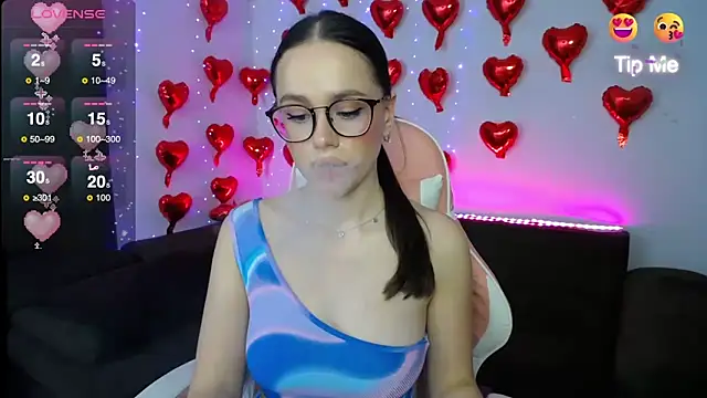 Emillias online show from March 3, 2025, 5:31 pm