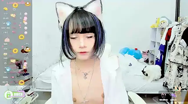 Snapshot of RassieRaph chatting on January 8, 2025, 11:19 pm RassieRaph online show from January 8, 2025, 11:19 pm