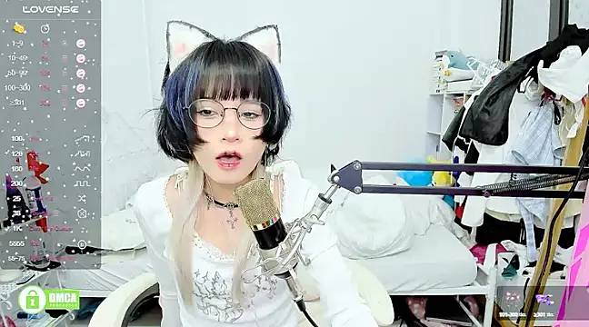 Snapshot of RassieRaph chatting on March 7, 2025, 4:00 pm RassieRaph online show from March 7, 2025, 4:00 pm