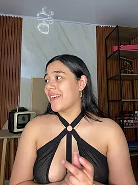 floriamANDjazmin online show from June 27, 2026, 6:58 pm