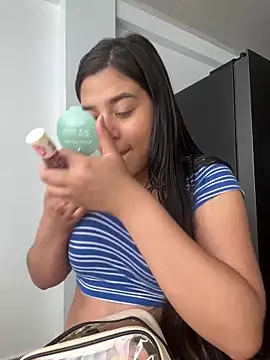 Snapshot of floriamANDjazmin chatting on March 15, 2026, 8:49 pm floriamANDjazmin online show from March 15, 2026, 8:49 pm