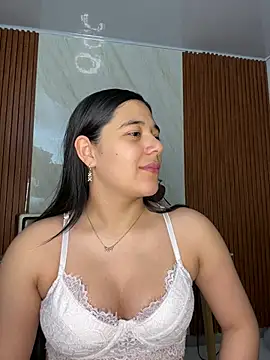 floriamANDjazmin online show from July 4, 2026, 3:02 am