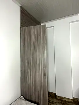 Snapshot of floriamANDjazmin chatting on December 15, 2025, 5:02 am floriamANDjazmin online show from December 15, 2025, 5:02 am