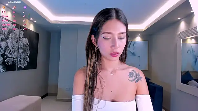 Snapshot of TaraLawrence chatting on January 17, 2026, 3:43 am TaraLawrence online show from January 17, 2026, 3:43 am