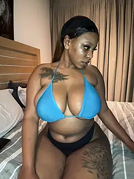 Snapshot of BeautyAuroa chatting on February 18, 2026, 6:04 pm BeautyAuroa online show from February 18, 2026, 6:04 pm