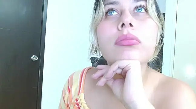 Snapshot of pamela_fox03 chatting on February 22, 2025, 9:37 pm pamela fox03 online show from February 22, 2025, 9:37 pm