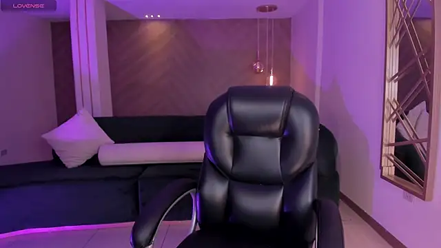 Snapshot of AllisonRogersX chatting on November 25, 2025, 2:45 am AllisonRogersX online show from November 25, 2025, 2:45 am