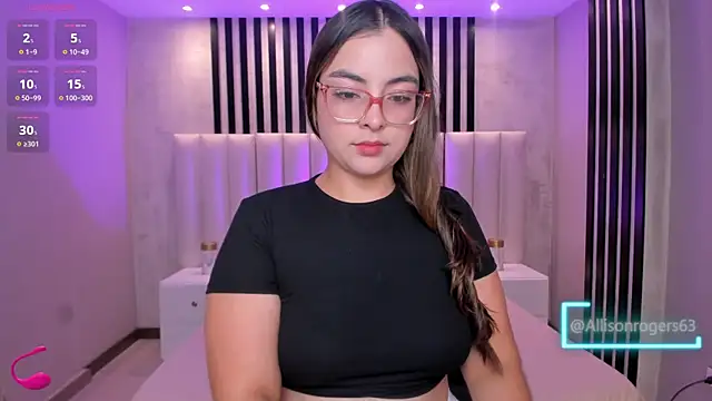 Snapshot of AllisonRogersX chatting on July 10, 2026, 12:05 pm AllisonRogersX online show from July 10, 2026, 12:05 pm
