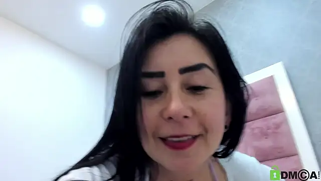 Snapshot of ANNI__LOVE chatting on March 6, 2025, 1:48 am ANNI LOVE online show from March 6, 2025, 1:48 am