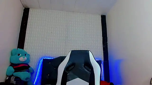 Hellen moons   online show from March 8, 2025, 6:32 am