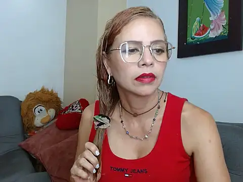  melisaa  online show from November 4, 2025, 7:39 pm