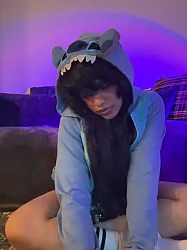 afavoredangel online show from February 4, 2026, 2:28 am