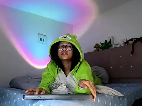 Snapshot of Ale_xandra chatting on November 20, 2025, 12:22 am Ale xandra online show from November 20, 2025, 12:22 am