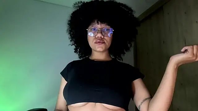 Snapshot of Ale_xandra chatting on June 27, 2026, 1:22 am Ale xandra online show from June 27, 2026, 1:22 am