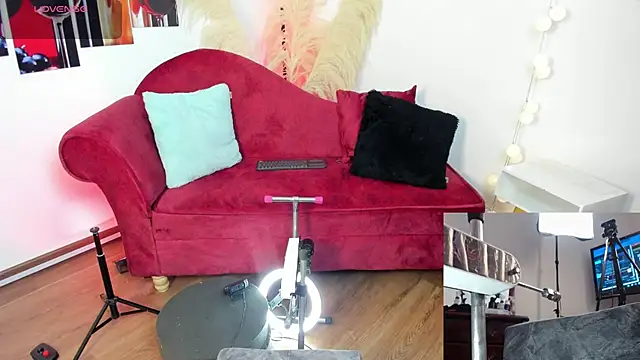 emma sexxy online show from October 9, 2025, 11:00 am