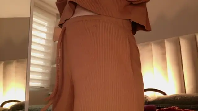 Megan mooree  online show from October 15, 2025, 12:24 pm