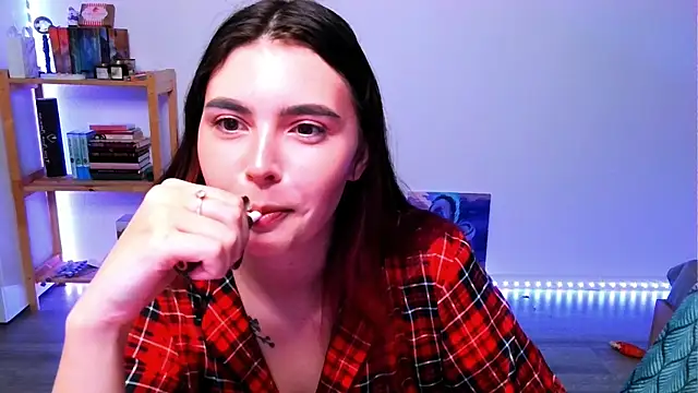 peaachybabe   online show from September 28, 2025, 4:47 pm