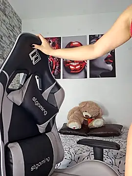 Antonella2 m online show from February 3, 2026, 1:05 pm