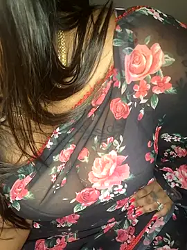 Snapshot of IndieSM chatting on February 8, 2026, 10:29 pm IndieSM online show from February 8, 2026, 10:29 pm