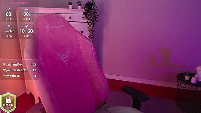 Suzy Baee online show from December 8, 2024, 3:35 pm