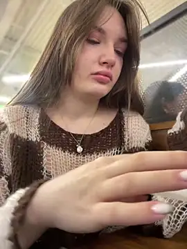 Holly Molii online show from December 20, 2024, 8:28 am
