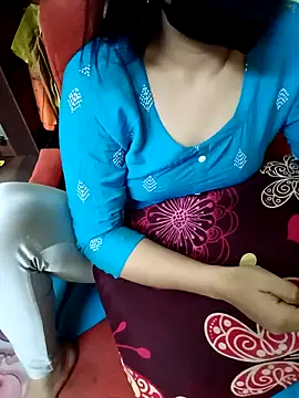 yourtamilcouple online show from April 7, 2026, 1:57 pm