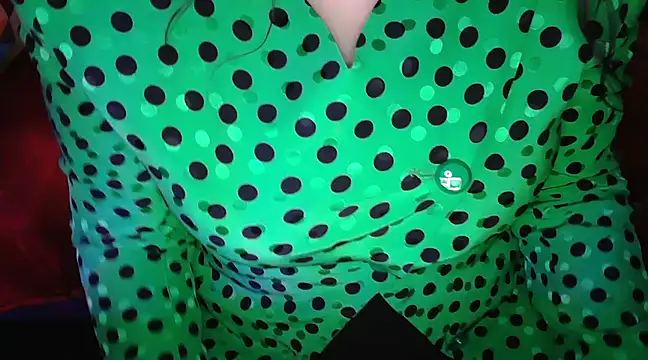 CronacaErotica online show from February 5, 2025, 8:46 pm