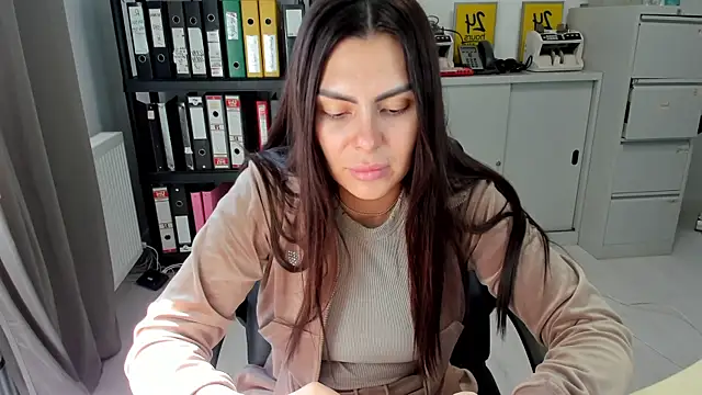 kilenyapatrice online show from October 10, 2025, 8:48 am