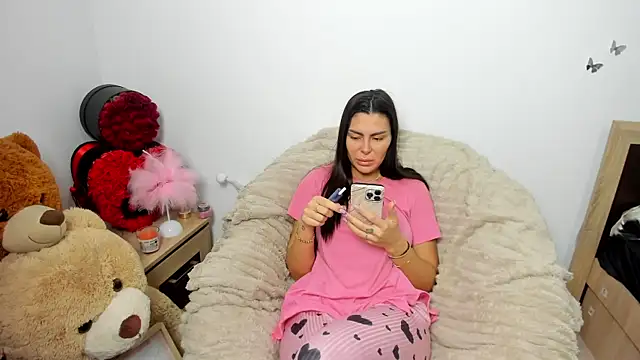 kilenyapatrice online show from February 12, 2026, 11:54 am