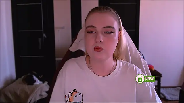 Snapshot of EvaAndLilith chatting on October 11, 2025, 9:10 am EvaAndLilith online show from October 11, 2025, 9:10 am